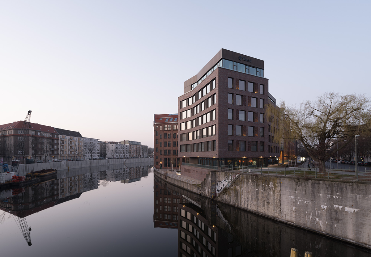 13_BEN_The_Benjamin_Flaconi_Franklinstrasse_GSG_Spree_Ansicht